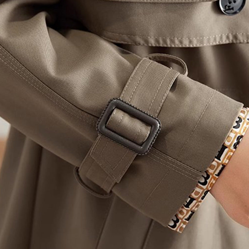 Trench-coat mi-long amincissant Ă revers pour femmes