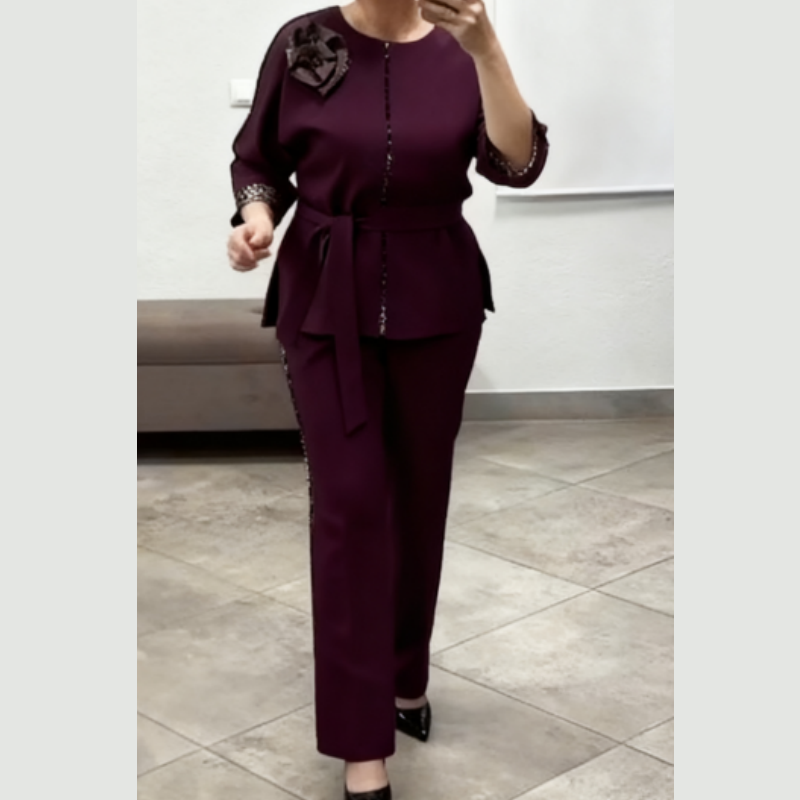 Ensemble deux pièces luxueux avec détails léopard – Élégance, comfort et style sophistiqué